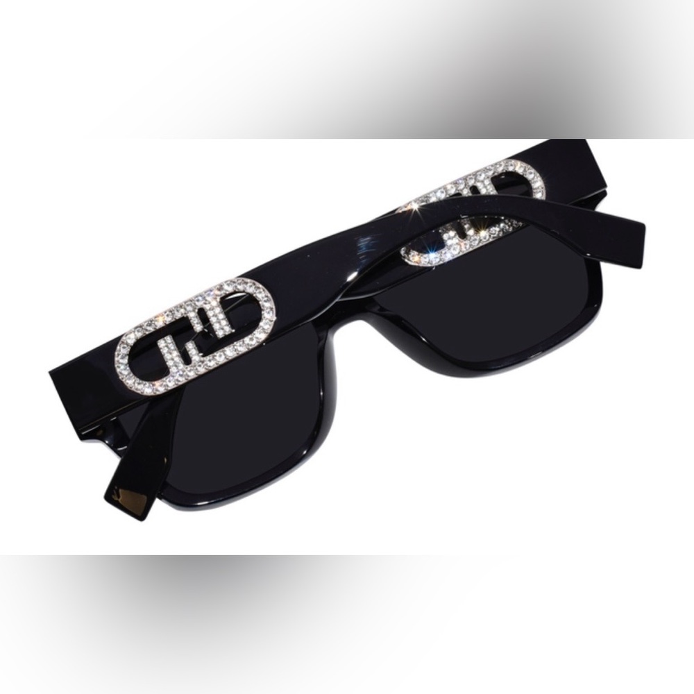 NWT FENDI 40081 EMBELLISHED O’LOCK LOGO DETAILING BLACK FF TEMPLE SUNGLASSES - Picture 6 of 17